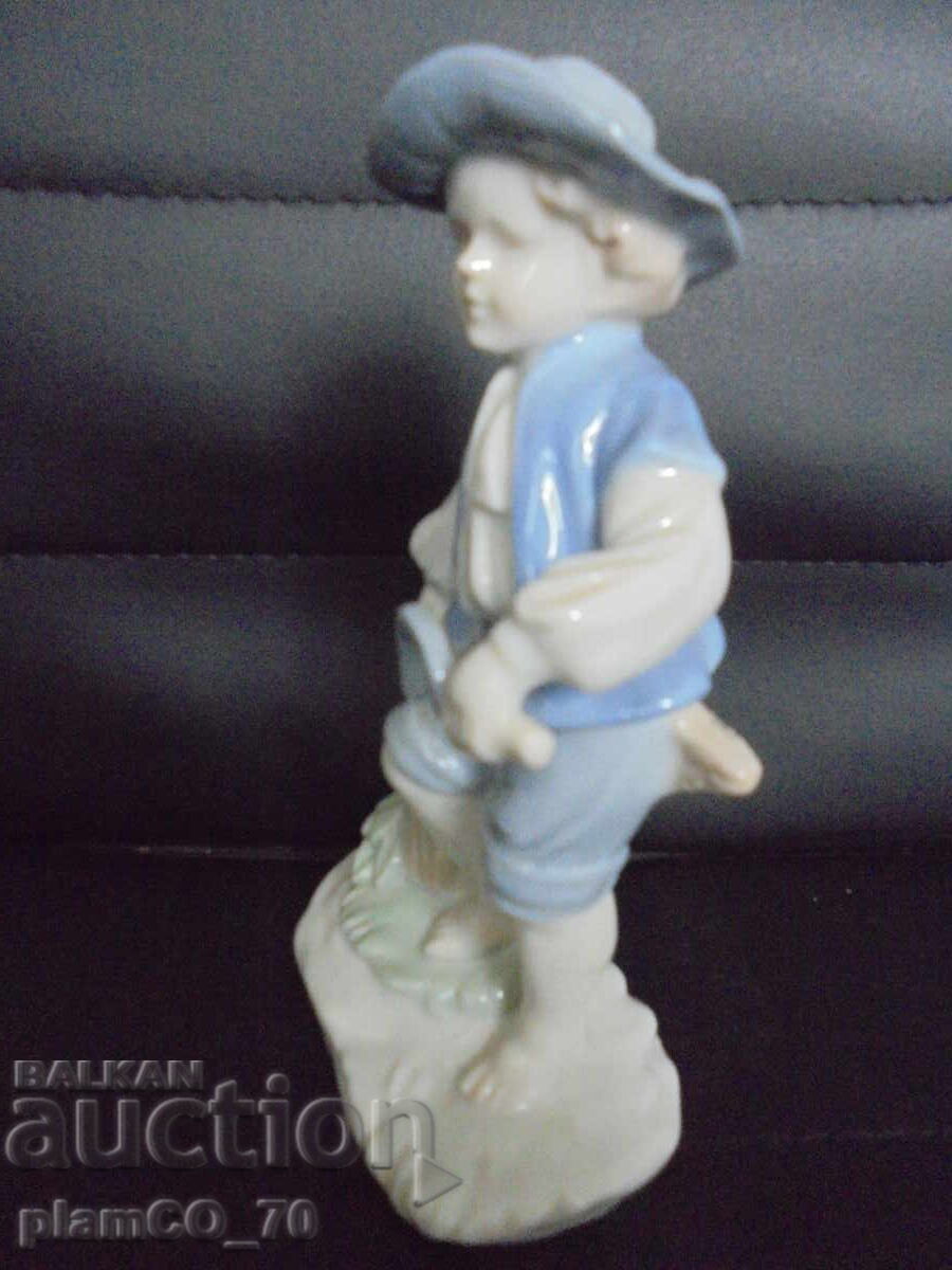 Δημοπρασία №*8329 Παλαιό πορσελάνινο ειδώλιο Δημοπρασία №*8329 Παλαιό πορσελάνινο ειδώλιο