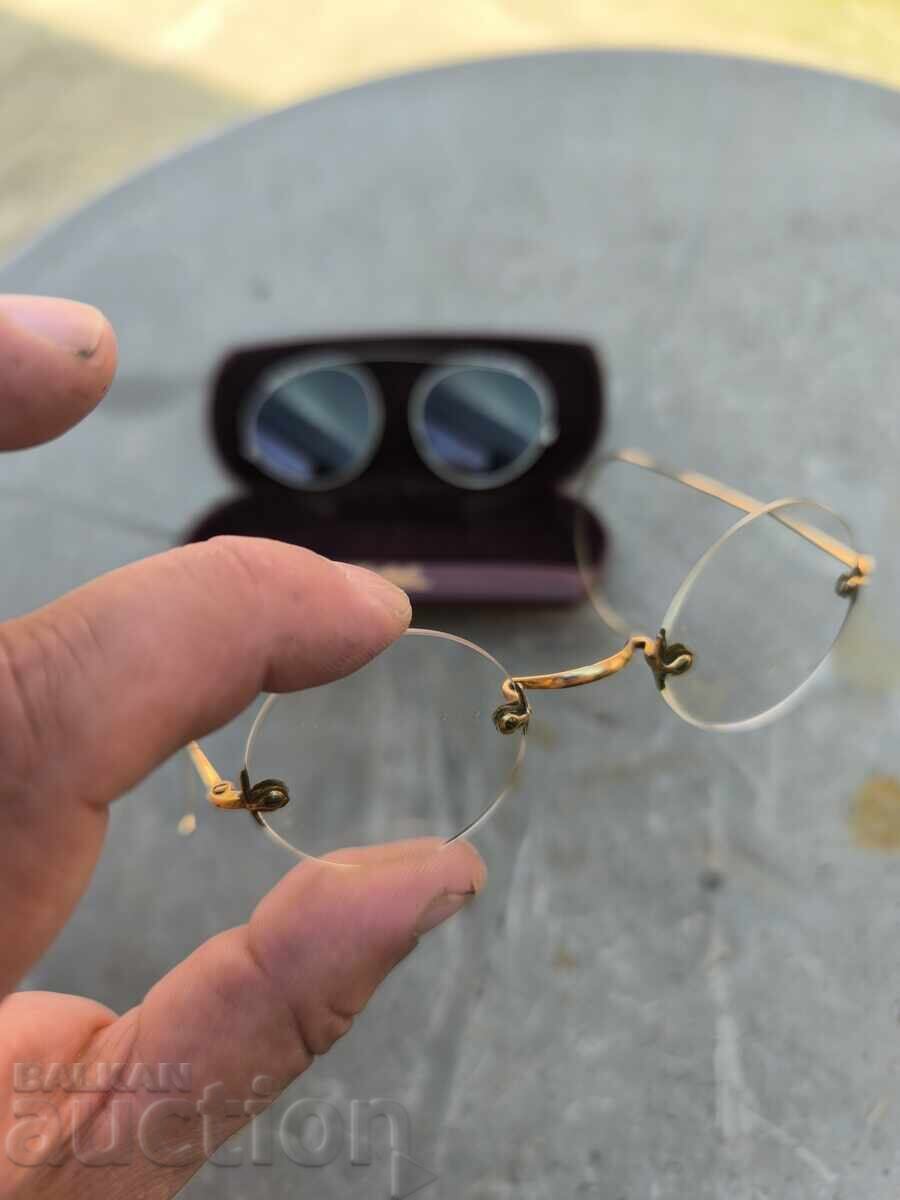 Auction Antique old glasses with gold plating, two pairs Auction Antique old glasses with gold plating, two pairs
