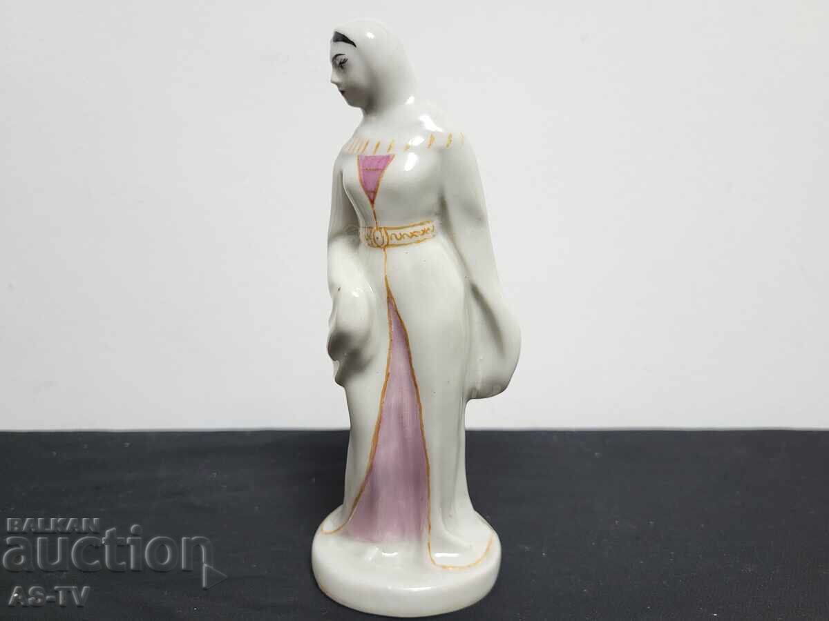 Πορσελάνινο ειδώλιο με τιμή 75.00 BGN | € 38.35 Πορσελάνινο ειδώλιο με τιμή 75.00 BGN | € 38.35