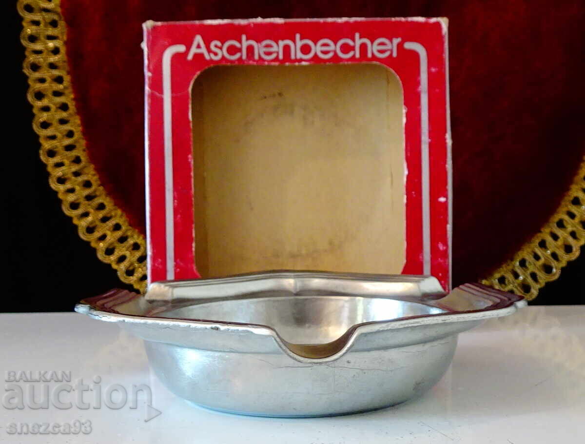 Калаен пепелник в оригинална опаковка. - 7