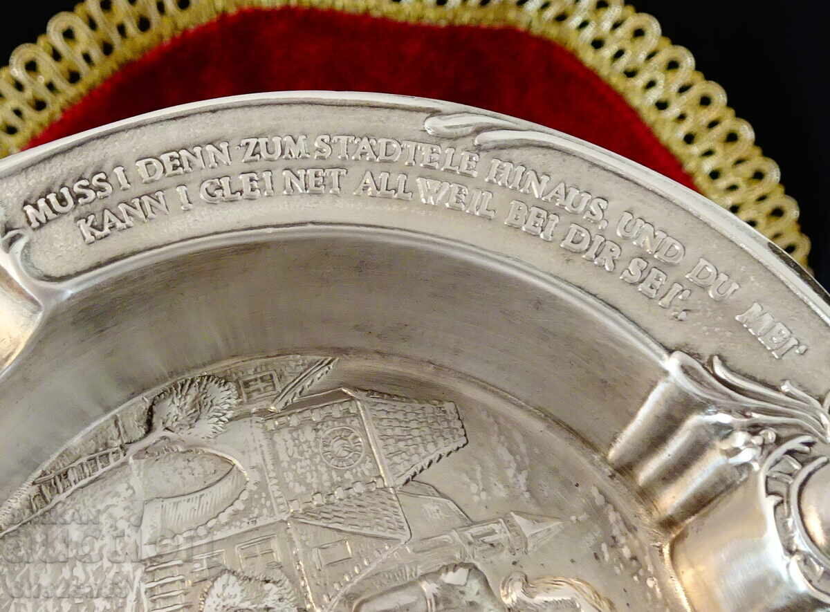 Σταχτοδοχείο από κασσίτερο με ερωτική σκηνή από τραγούδι, γαμήλιο δώρο για την επέτειο κασσιτέρου με τιμή 59.00 BGN | € 30.17 Σταχτοδοχείο από κασσίτερο με ερωτική σκηνή από τραγούδι, γαμήλιο δώρο για την επέτειο κασσιτέρου με τιμή 59.00 BGN | € 30.17