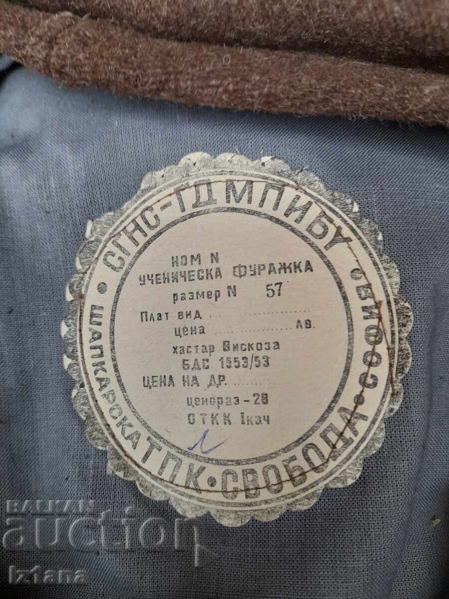 Delivery of Old school cap, beret