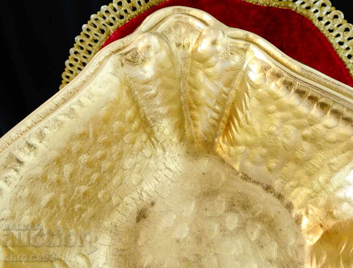 Bronze fruit bowl, 500g, baroque with price 36.00 BGN | € 18.41 Bronze fruit bowl, 500g, baroque with price 36.00 BGN | € 18.41