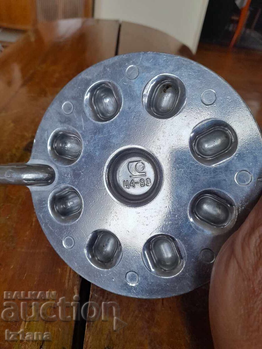 Δημοπρασία Παλιά συσκευή, φόρμα για ψήσιμο γλυκών, Ξηροί καρποί