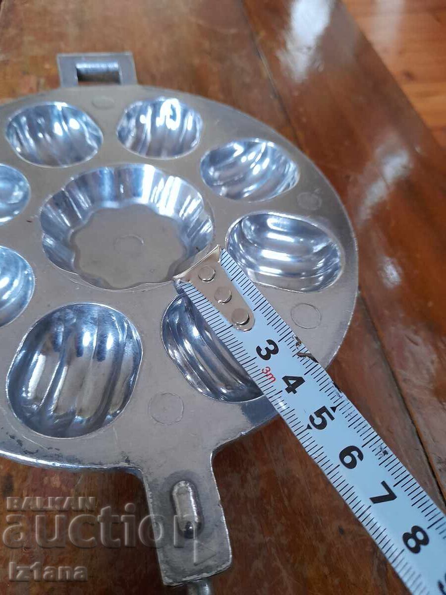 Παλιά συσκευή, φόρμα για ψήσιμο γλυκών, Ξηροί καρποί - 6