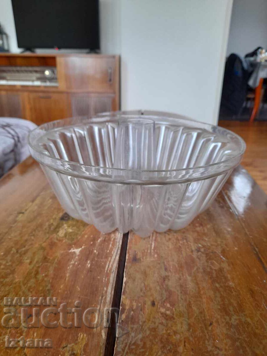 Παλιά γυάλινη φόρμα για κέικ