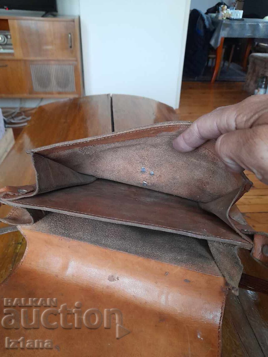 Geanta veche din piele - 5 Geanta veche din piele - 5