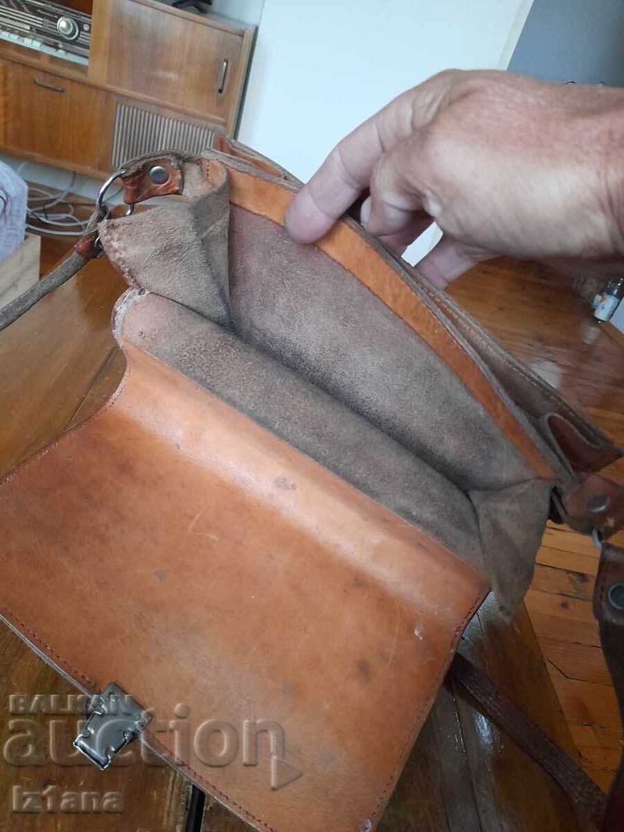 Geanta veche din piele - 6 Geanta veche din piele - 6