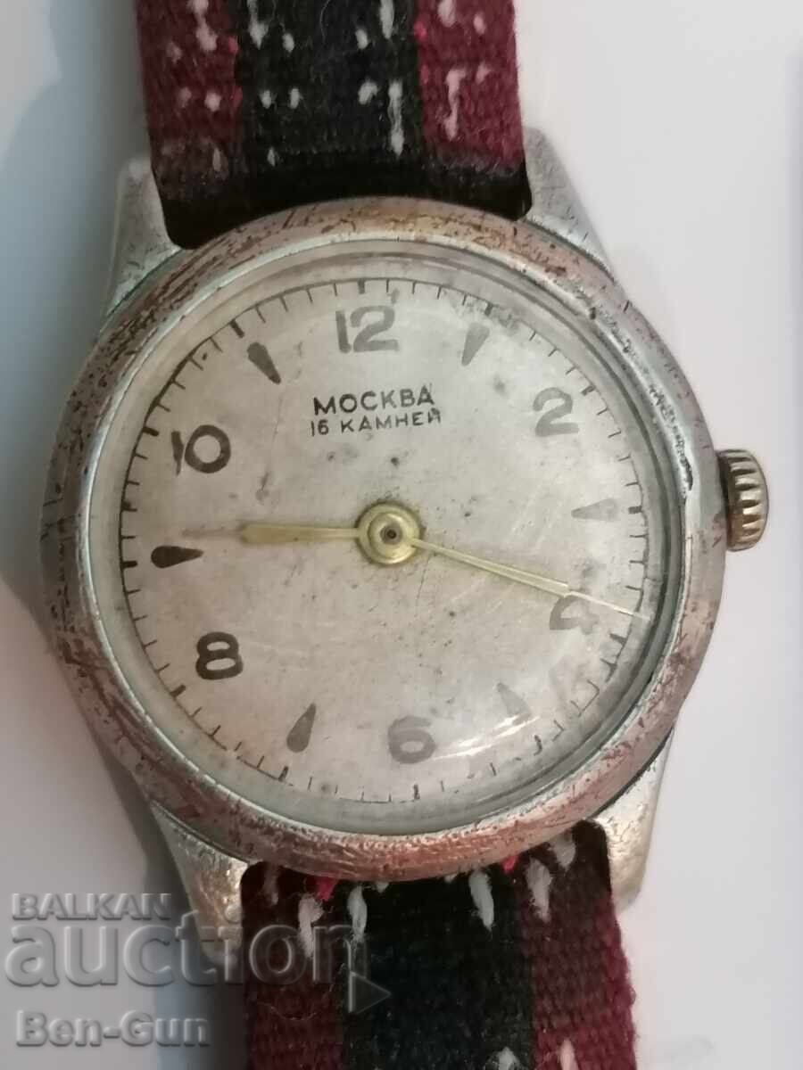 Аукцион Механични съветски часовници Аукцион Механични съветски часовници