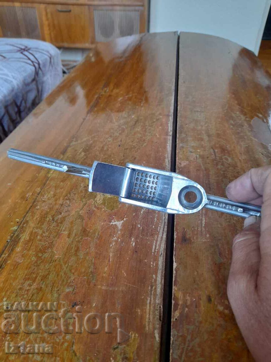 Old aluminum garlic press - 5