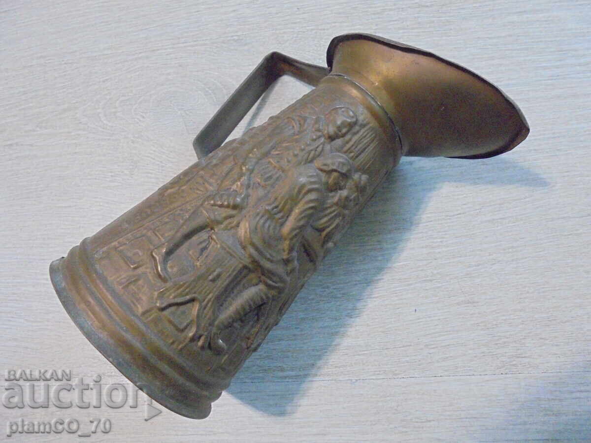 №*8330 Стара метална / ламаринена кана с релефни орнаменти