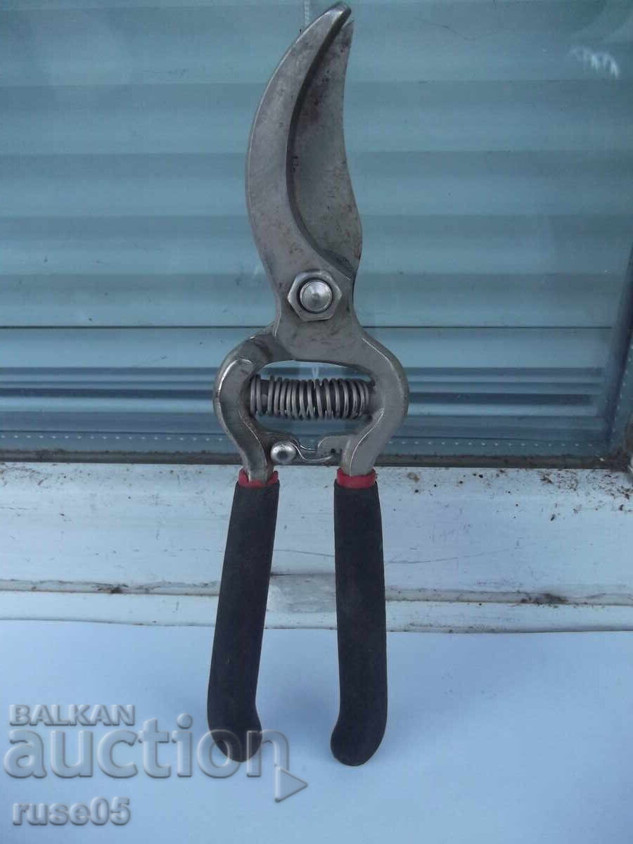 Ножица лозарска - 3 с цена 10.00 лв. | € 5.11