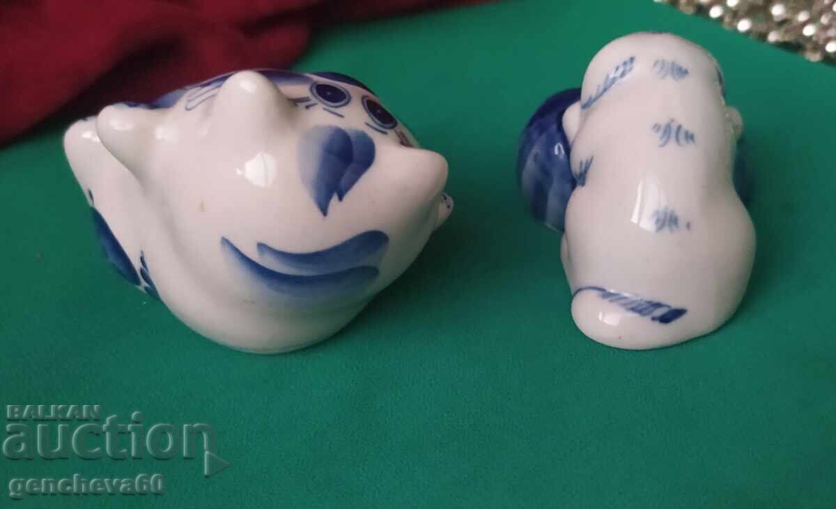 Руски порцеланови фигури Лазурит котка и кученца,маркировка - 6 Руски порцеланови фигури Лазурит котка и кученца,маркировка - 6