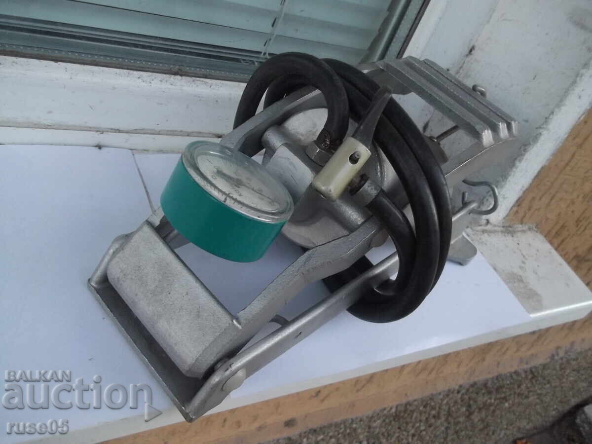 Помпа крачна с манометър лята съветска работеща - 6 Помпа крачна с манометър лята съветска работеща - 6