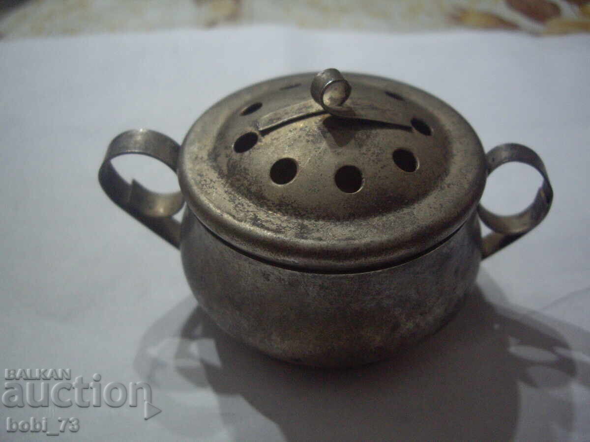 Старо съдче с маркировка. Старо съдче с маркировка.