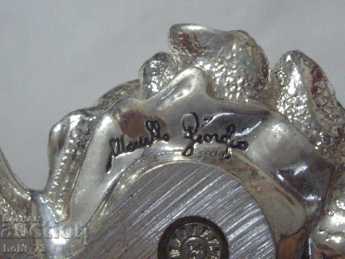 Delivery of Ballerina figurine