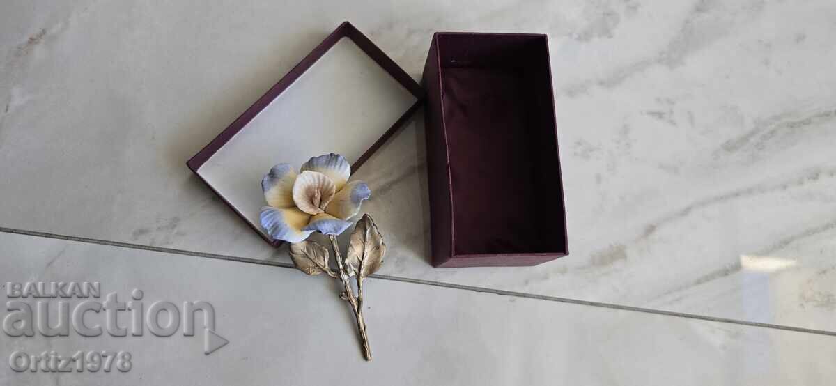 Livrarea Porțelan vintage cu metal, raritate, 1950 Livrarea Porțelan vintage cu metal, raritate, 1950