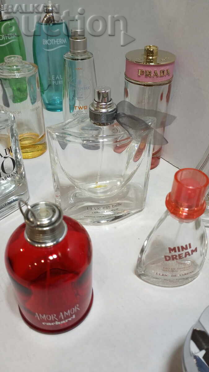 Доставка на Шишета от парфюми 14 броя Доставка на Шишета от парфюми 14 броя