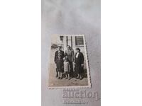 Photo Sofia Man two women and two girls on the street