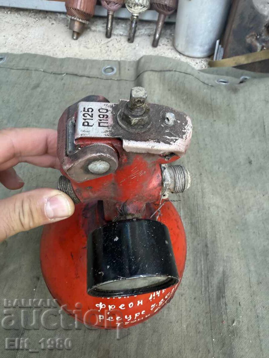 Fire extinguisher for MI-16 helicopter with price 55.00 BGN | € 28.12