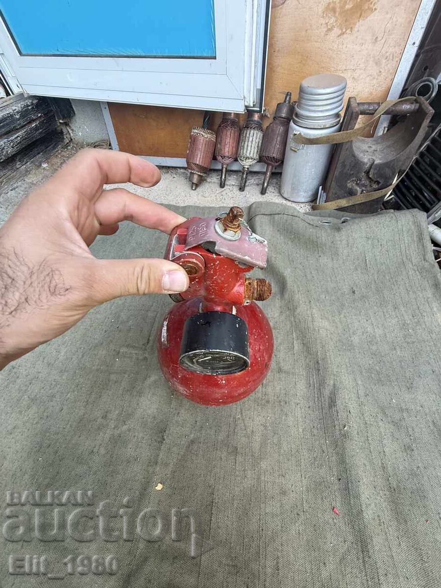 Пожарогасител за вертолет МИ-16 с цена 55.00 лв. | € 28.12