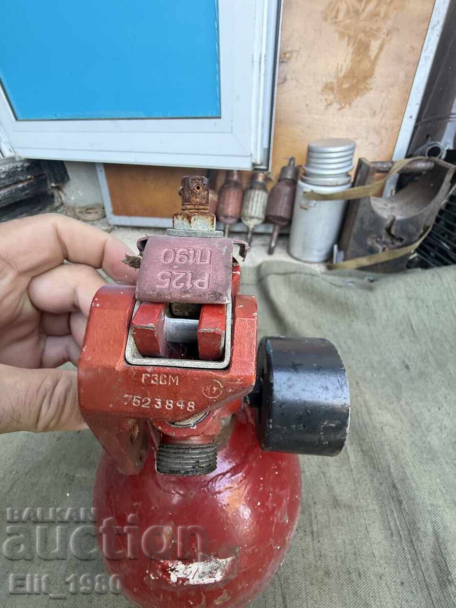 Fire extinguisher for MI-16 helicopter - 5 Fire extinguisher for MI-16 helicopter - 5