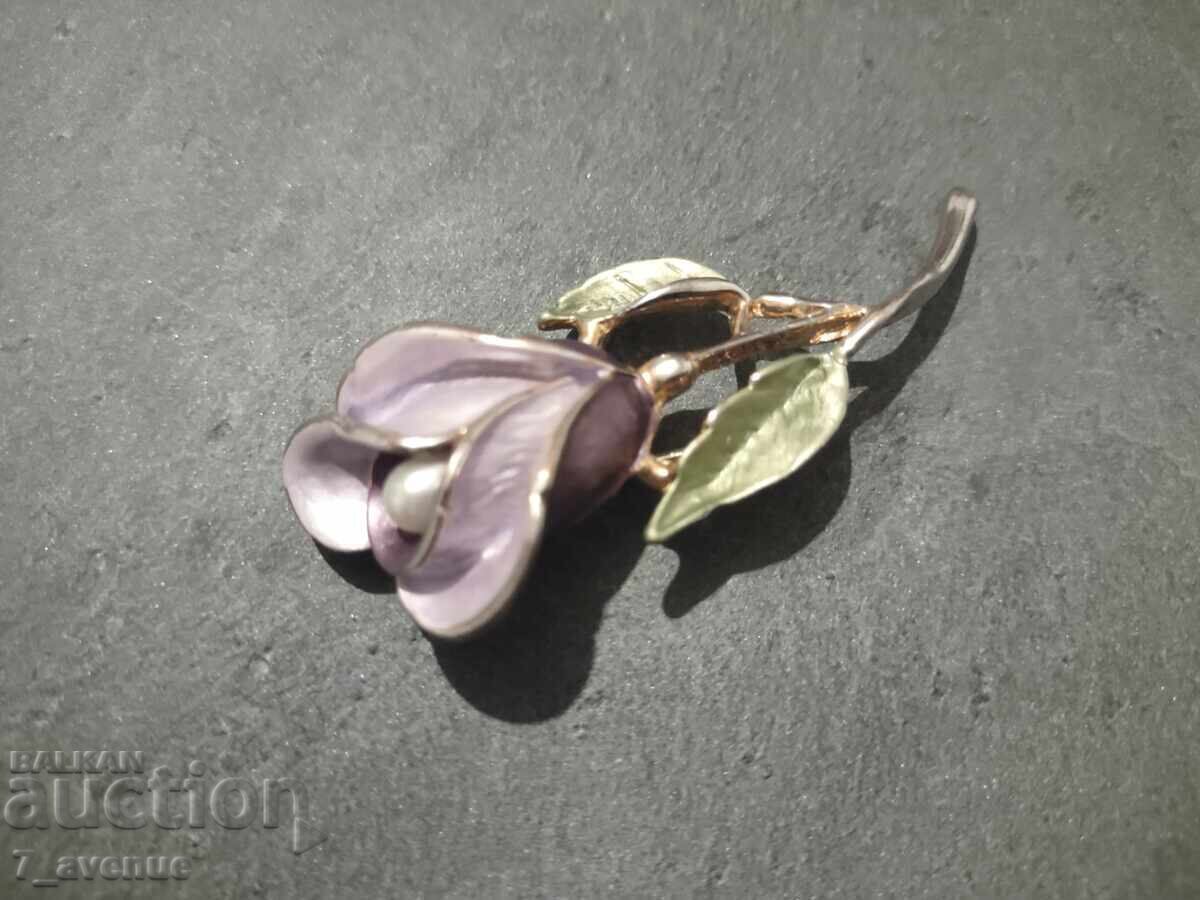 Delivery of Old brooch, with enamel, elegant 21.10.25