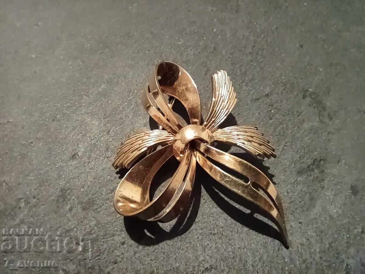 Auction Brooch gold-plated, stylish 21.10.25 Auction Brooch gold-plated, stylish 21.10.25