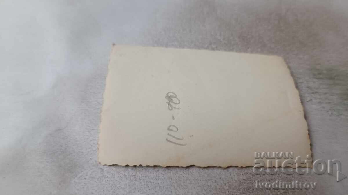 Φωτογραφία Σόφιας, Δύο άνδρες στη λεωφόρο Τσάρ Οσβομποντίτελ τον χειμώνα με τιμή 1.85 BGN | € 0.95