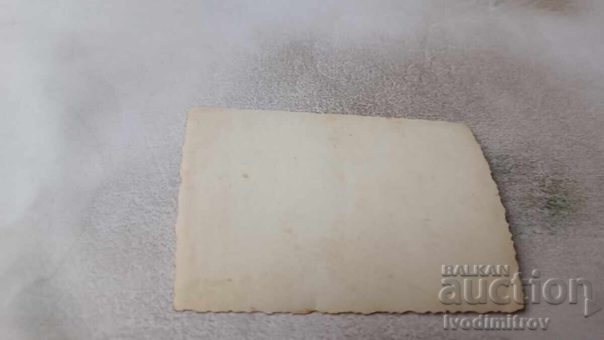 Φωτογραφία Σόφιας: Γυναίκα και δύο κορίτσια σε χειμερινή βόλτα με τιμή 1.85 BGN | € 0.95 Φωτογραφία Σόφιας: Γυναίκα και δύο κορίτσια σε χειμερινή βόλτα με τιμή 1.85 BGN | € 0.95