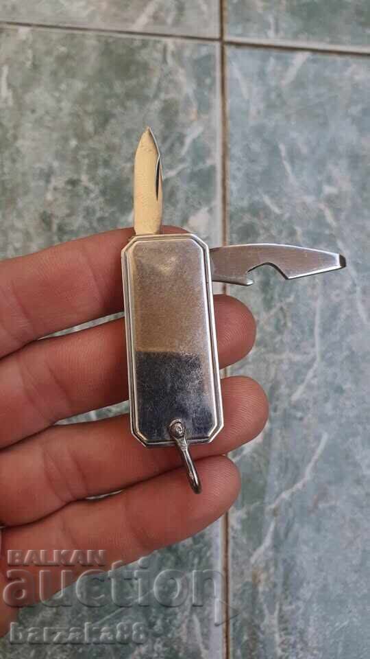 Micul cuțit de buzunar englezesc cu preț 10.00 BGN | € 5.11 Micul cuțit de buzunar englezesc cu preț 10.00 BGN | € 5.11