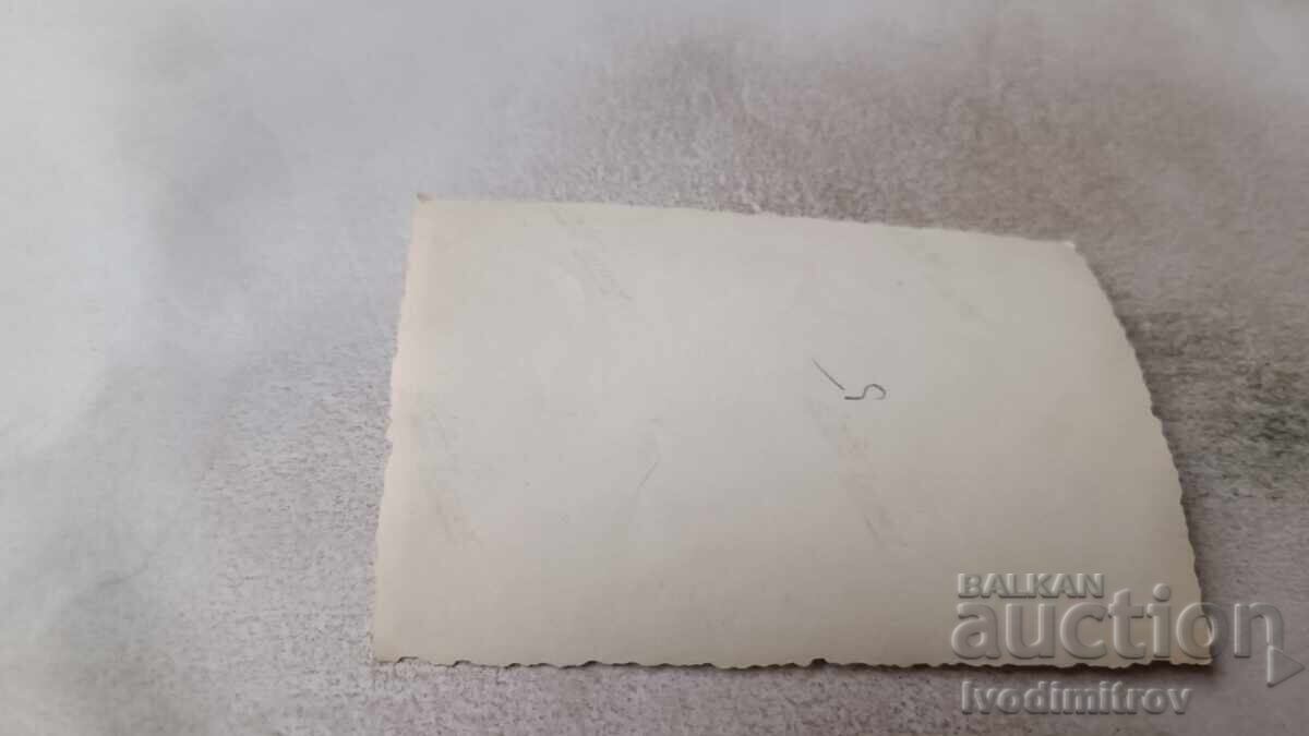 C-ca Sofia Femeie și fete cu cărucior cu cărbuni pe stradă cu preț 2.45 BGN | € 1.25