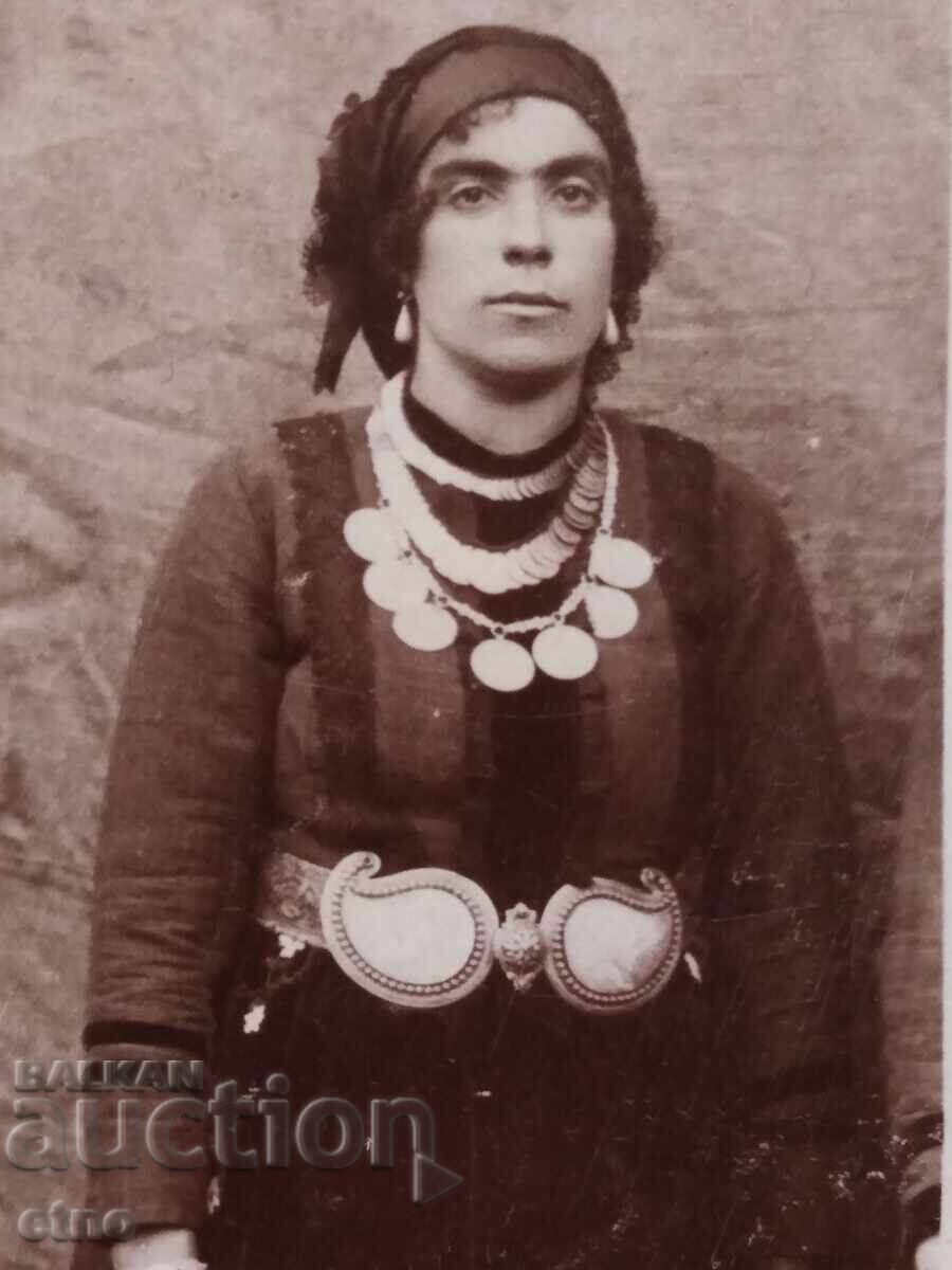 ΒΑΣΙΛΙΚΗ ΦΩΤΟΓΡΑΦΙΑ, ΦΟΡΕΣΙΑ, ΠΑΦΤΕΣ, κοσμήματα με τιμή 20.00 BGN | € 10.23 ΒΑΣΙΛΙΚΗ ΦΩΤΟΓΡΑΦΙΑ, ΦΟΡΕΣΙΑ, ΠΑΦΤΕΣ, κοσμήματα με τιμή 20.00 BGN | € 10.23