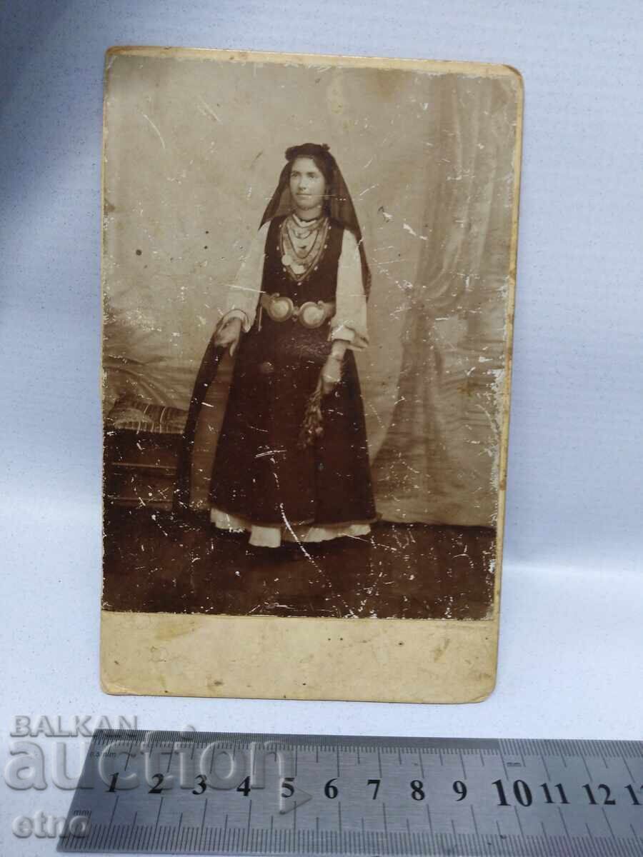 Παράδοση ΒΑΣΙΛΙΚΗ ΦΩΤΟΓΡΑΦΙΑ ΧΑΡΤΟΝΙ, ΦΟΡΕΣΙΑ, ΠΑΦΤΕΣ, κοσμήματα, γιαγιά ΠΑΥΝΑ, ως νέα Παράδοση ΒΑΣΙΛΙΚΗ ΦΩΤΟΓΡΑΦΙΑ ΧΑΡΤΟΝΙ, ΦΟΡΕΣΙΑ, ΠΑΦΤΕΣ, κοσμήματα, γιαγιά ΠΑΥΝΑ, ως νέα