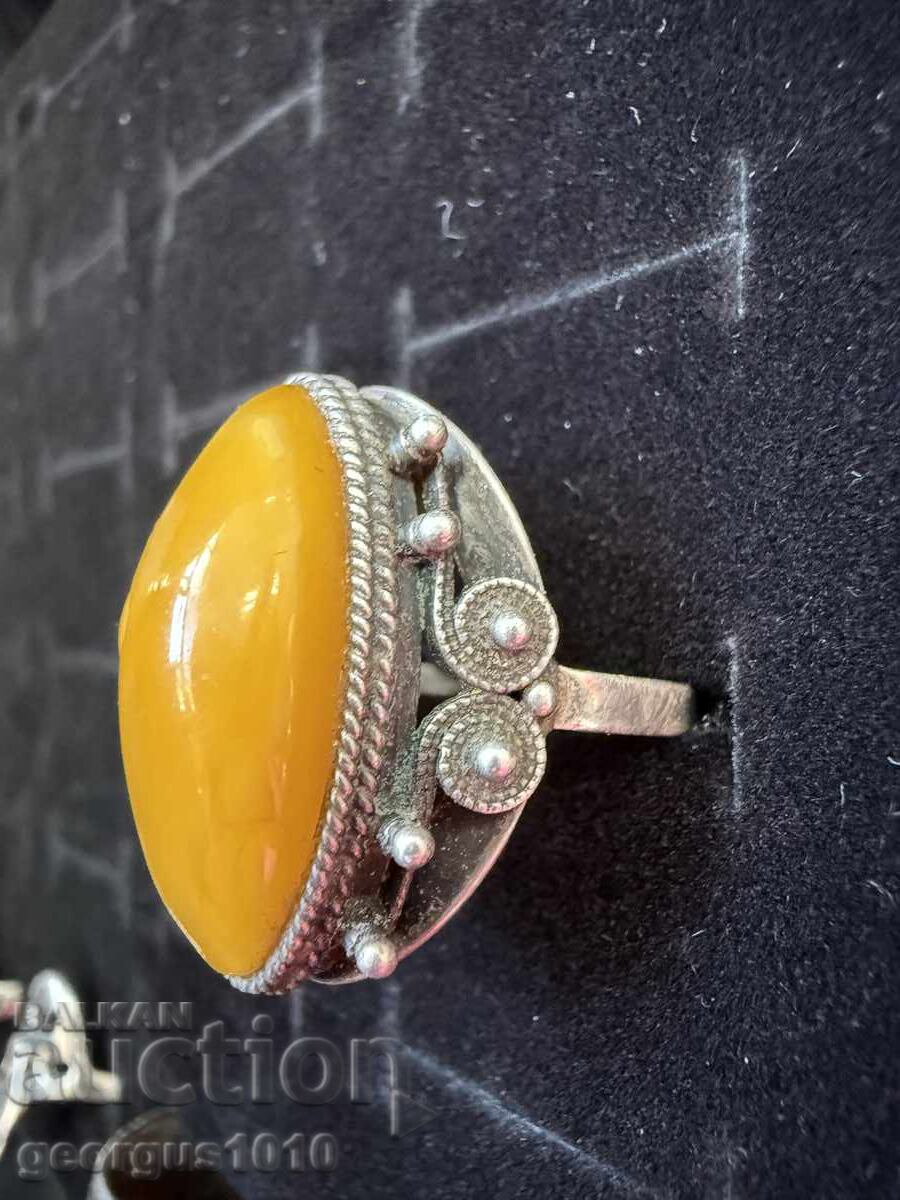 Ρωσικό ασημένιο δαχτυλίδι με κεχριμπάρι №7521 με τιμή 220.00 BGN | € 112.48