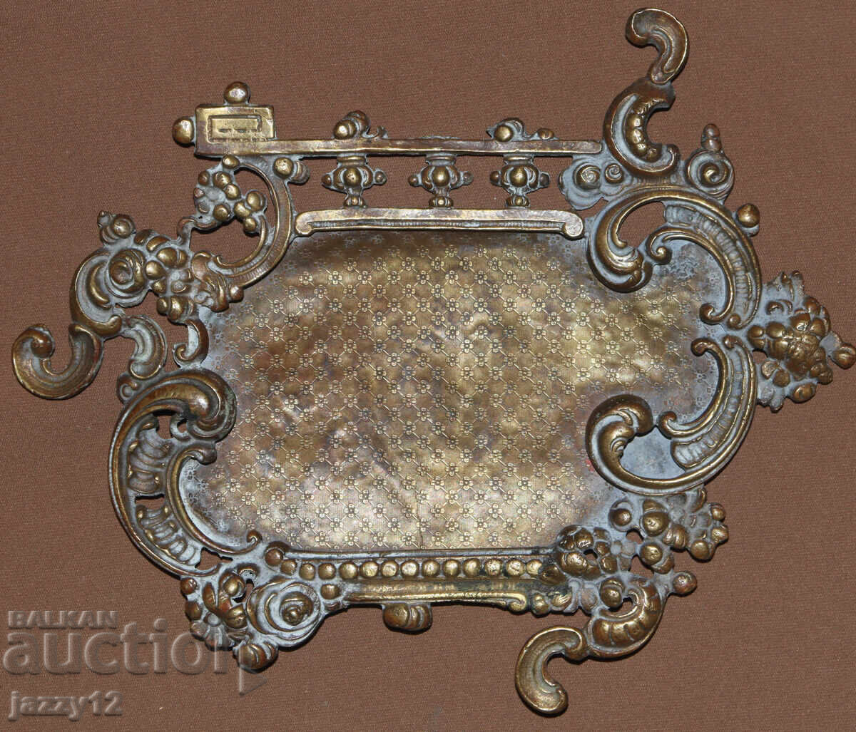 Старинна ръчно изработена бронова купа поставка за бюро с цена 200.00 лв. | € 102.26