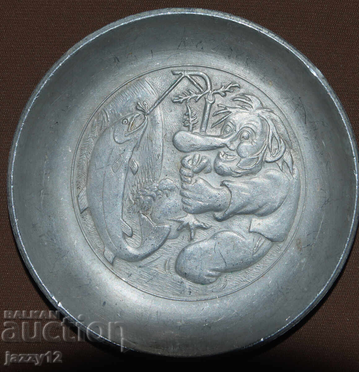 Παράδοση Μικρό αλουμινένιο Σκανδιναβικό διακοσμητικό πιάτο Παράδοση Μικρό αλουμινένιο Σκανδιναβικό διακοσμητικό πιάτο