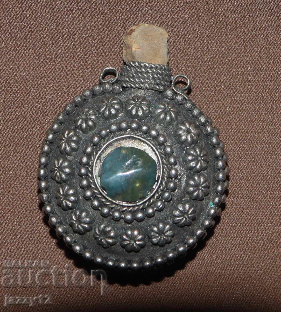 Delivery of Handmade antique necklace perfume bottle Delivery of Handmade antique necklace perfume bottle