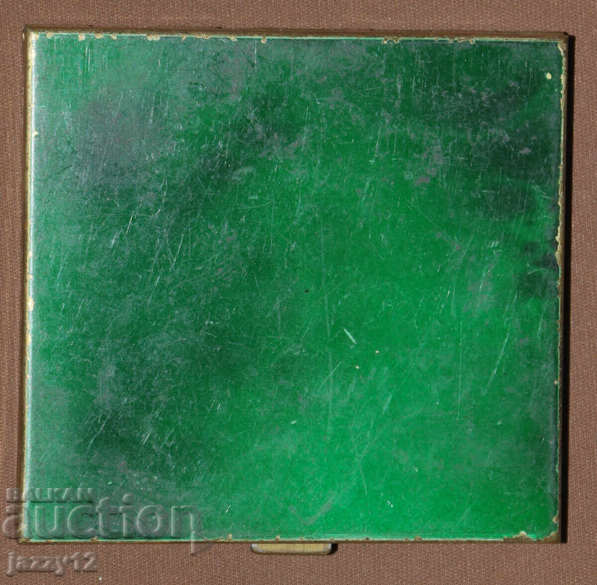 Δημοπρασία Παλιά ορειχάλκινη πούδρα με καθρέφτη