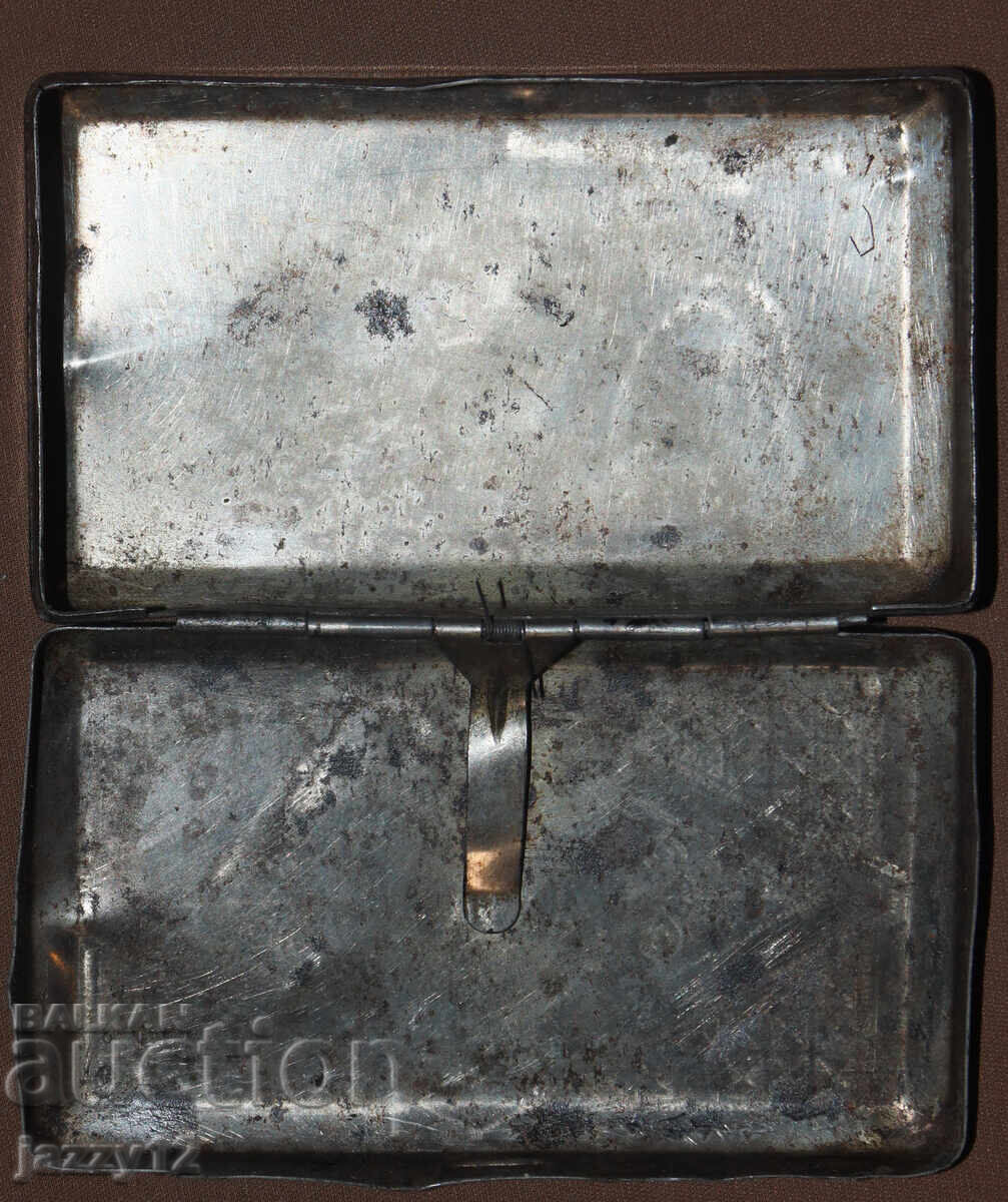 Old metal cigarette case - 7
