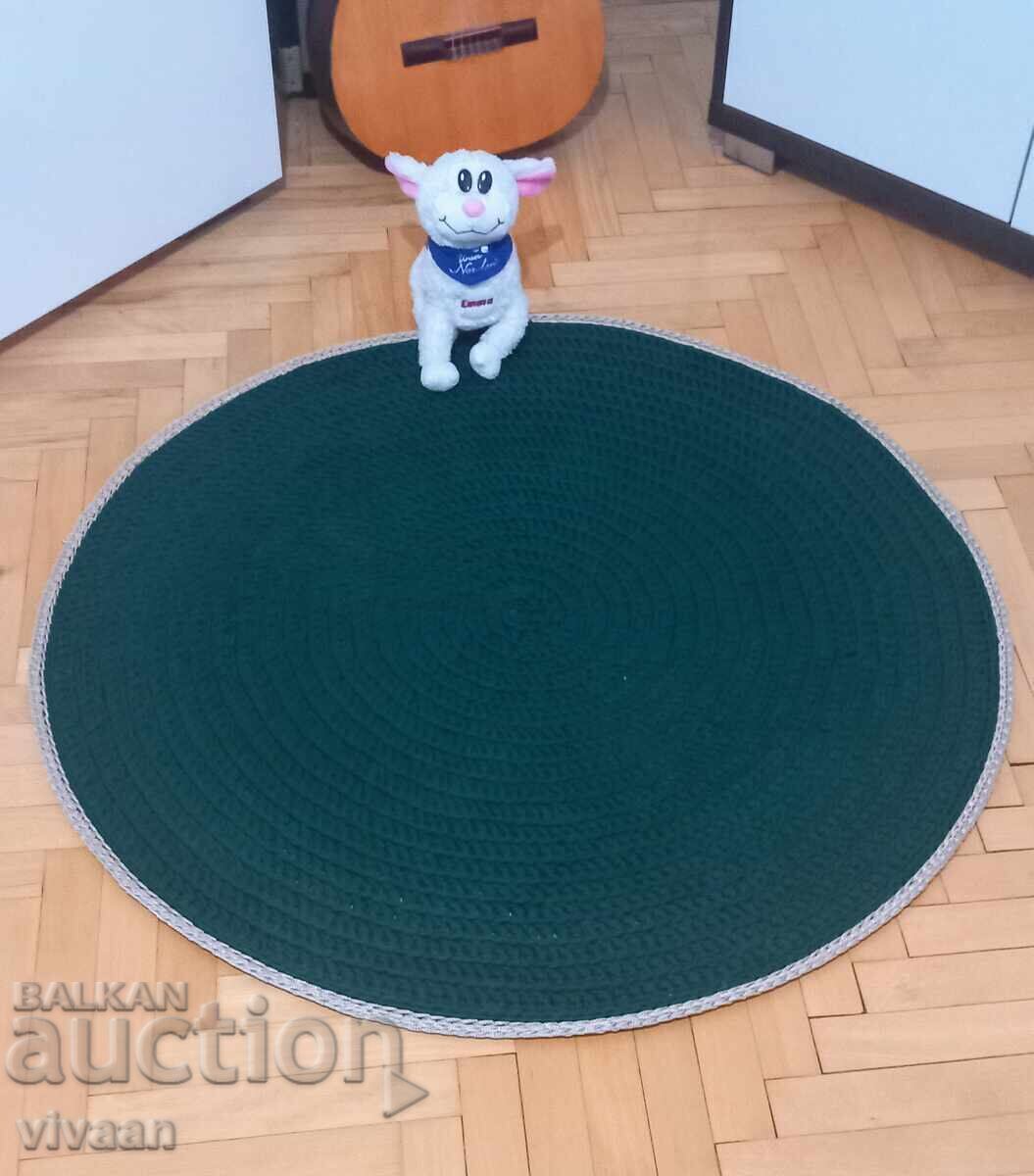 Covor lucrat manual - Nou cu preț 135.00 BGN | € 69.02