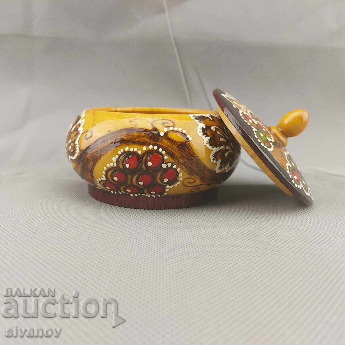 Όμορφο παλιό σκαλιστό ξύλινο κουτί κοσμημάτων #2845 με τιμή 19.99 BGN | € 10.22