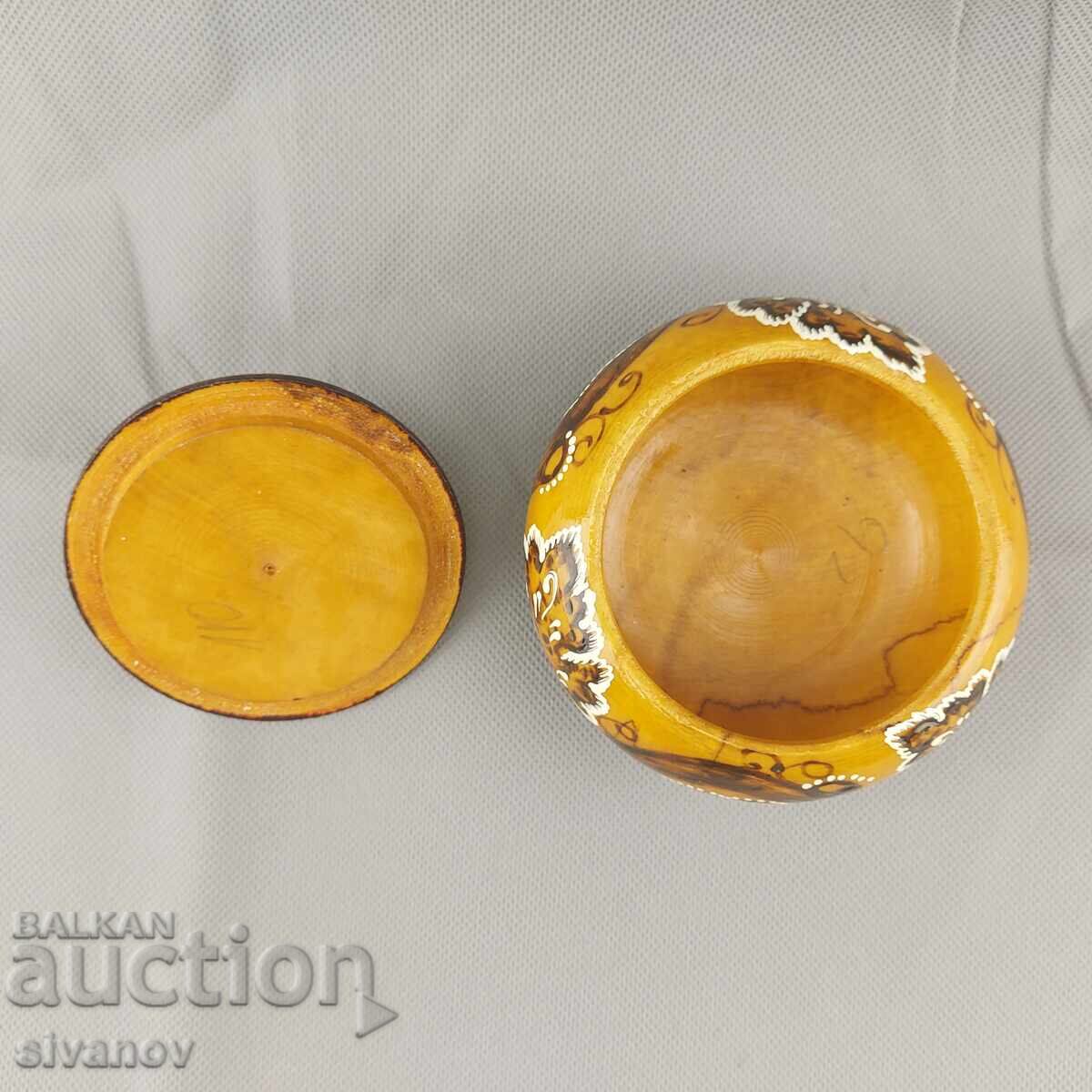 Παράδοση Όμορφο παλιό σκαλιστό ξύλινο κουτί κοσμημάτων #2845