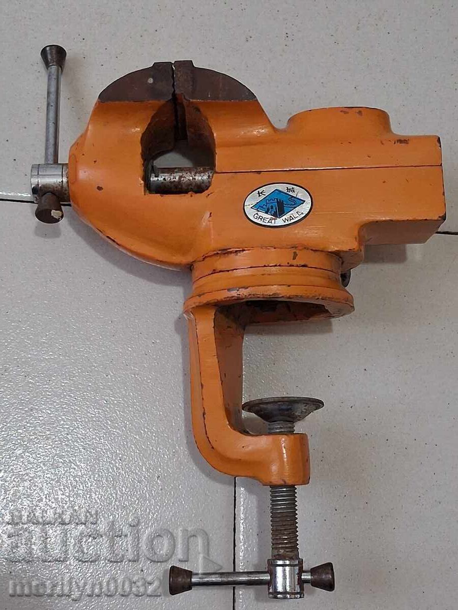 Παλιά μέγγενη σύσφιξης ΑΧΡΗΣΙΜΟ σιδηρουργικό εργαλείο ΛΕΙΤΟΥΡΓΕΙ Παλιά μέγγενη σύσφιξης ΑΧΡΗΣΙΜΟ σιδηρουργικό εργαλείο ΛΕΙΤΟΥΡΓΕΙ