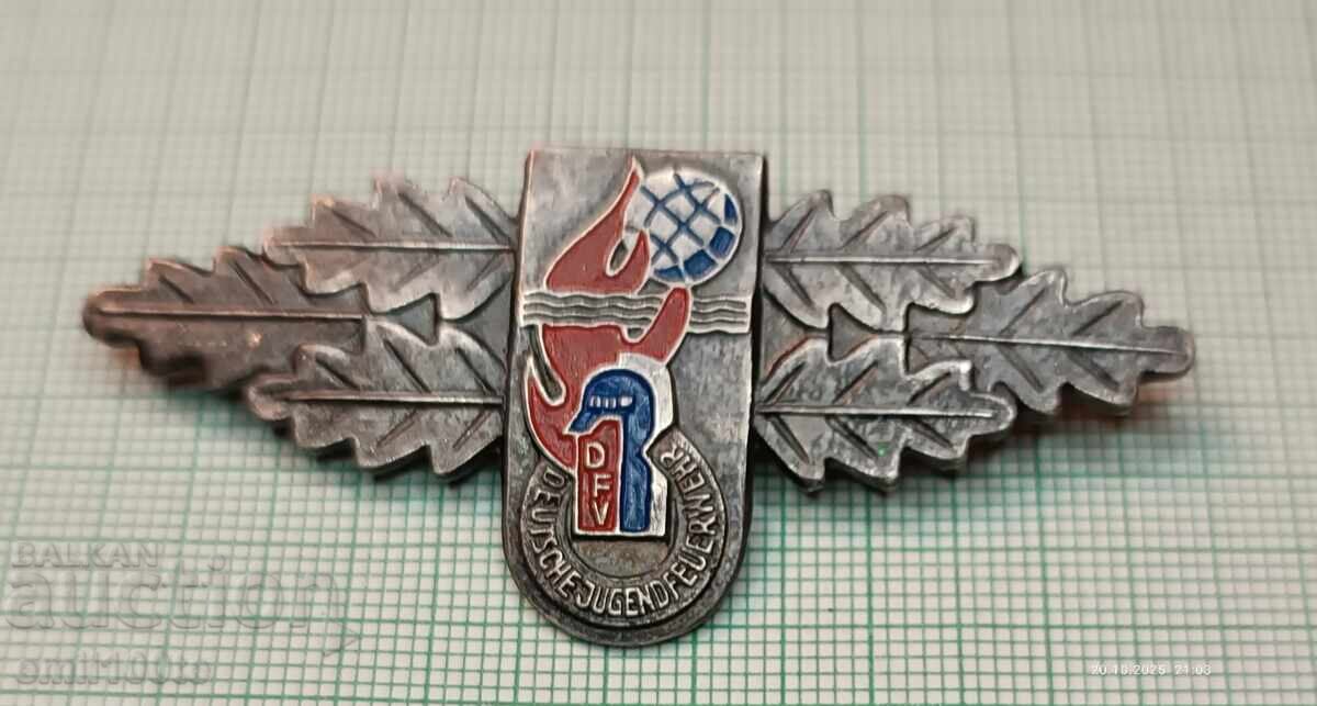 Значка- Младежка пожарникарска организация Германия с цена 12.00 лв. | € 6.14 Значка- Младежка пожарникарска организация Германия с цена 12.00 лв. | € 6.14