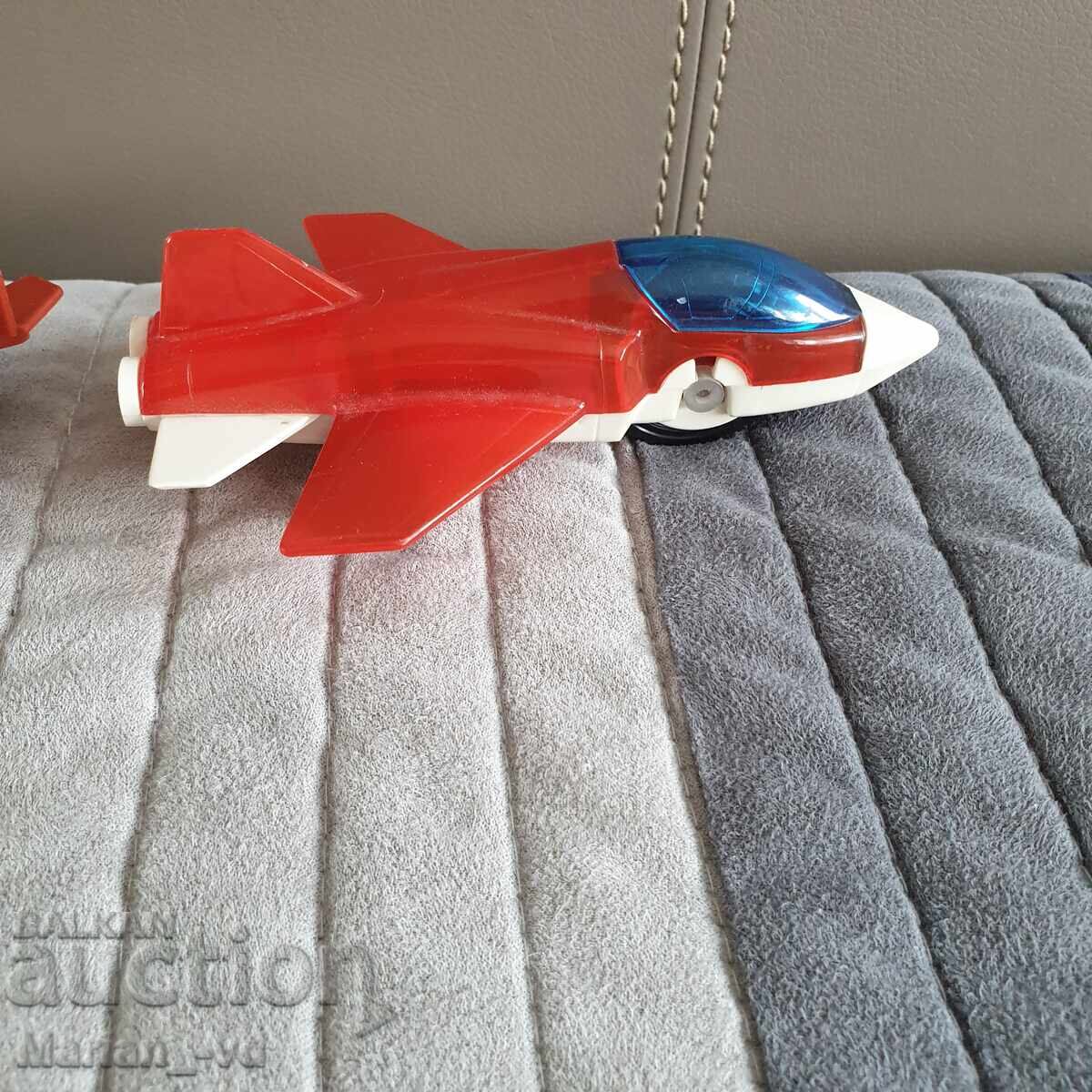 Δημοπρασία Δημοπρασία δύο σοβιετικών αεροπλάνων