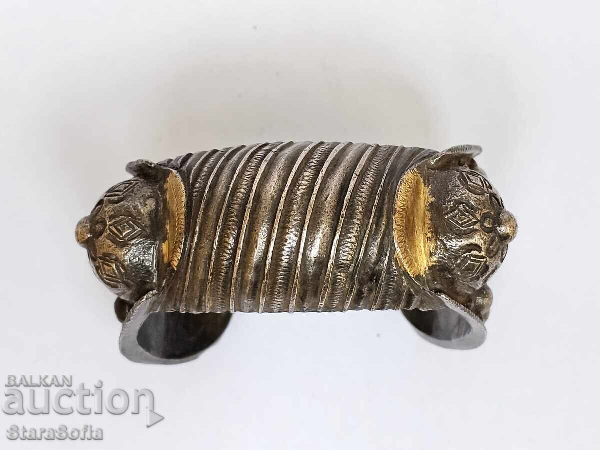 Αναγεννησιακό βραχιόλι με επιχρύσωση Ρογάτκα με τιμή 149.00 BGN | € 76.18 Αναγεννησιακό βραχιόλι με επιχρύσωση Ρογάτκα με τιμή 149.00 BGN | € 76.18