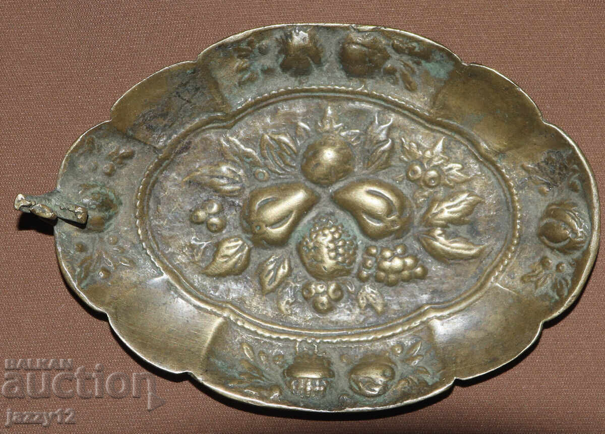 Аукцион Стара ръчно изработена декоративна бронзова купа