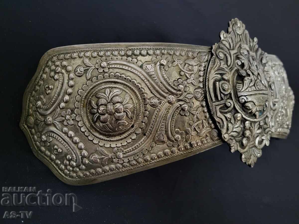 Auction  Renaissance silver pafts