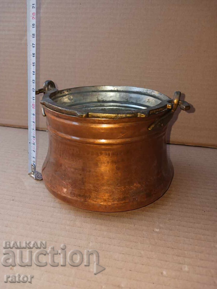 Όμορφο παλιό χάλκινο, χάλκινο καζάνι, κανάτι, κανάτα με τιμή 57.99 BGN | € 29.65